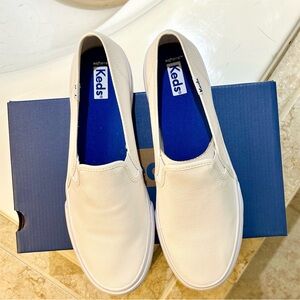 New - Keds White-White! Slip-On Sneakers Shoes 9M with box